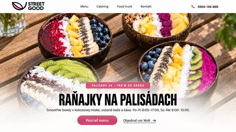 Iný návrh: štyri vaše smoothie bowls na stole a nadpis Raňajky na Palisádach